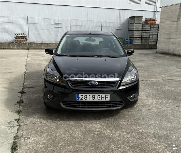 Usado Ford Focus Trend 100 CV (73 kW) 2008 Negro Berlina