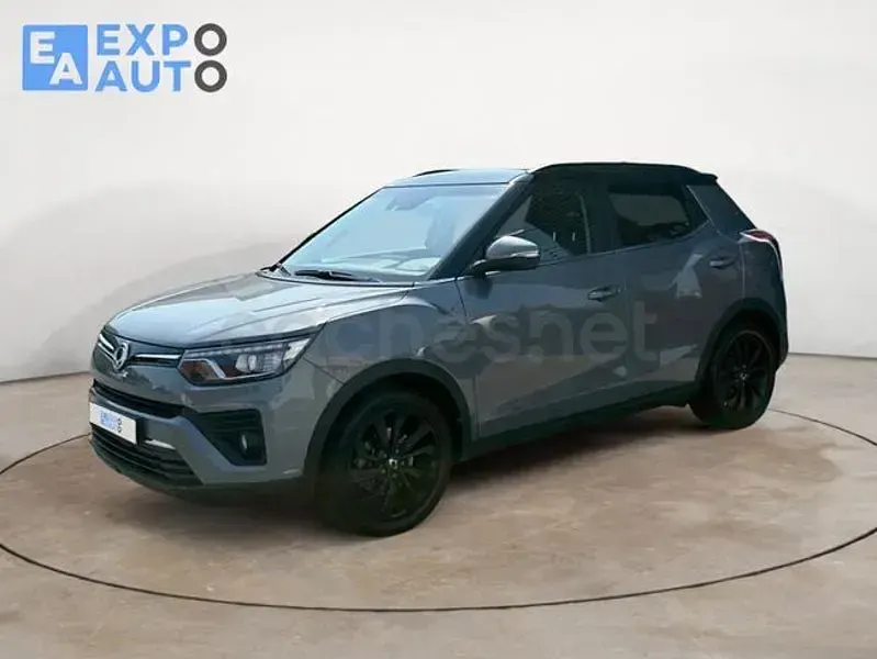 Usado SsangYong Tivoli 163 CV (119 kW) 2021 Gris / plata SUV
