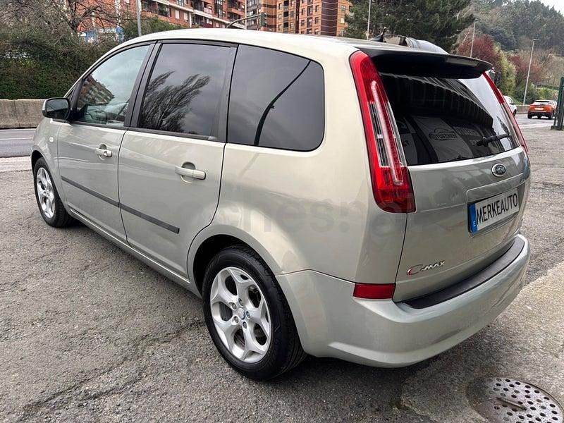 Usado Ford C-MAX Ghia 109 CV (80 kW) 2010 Gris / plata Monovolumen