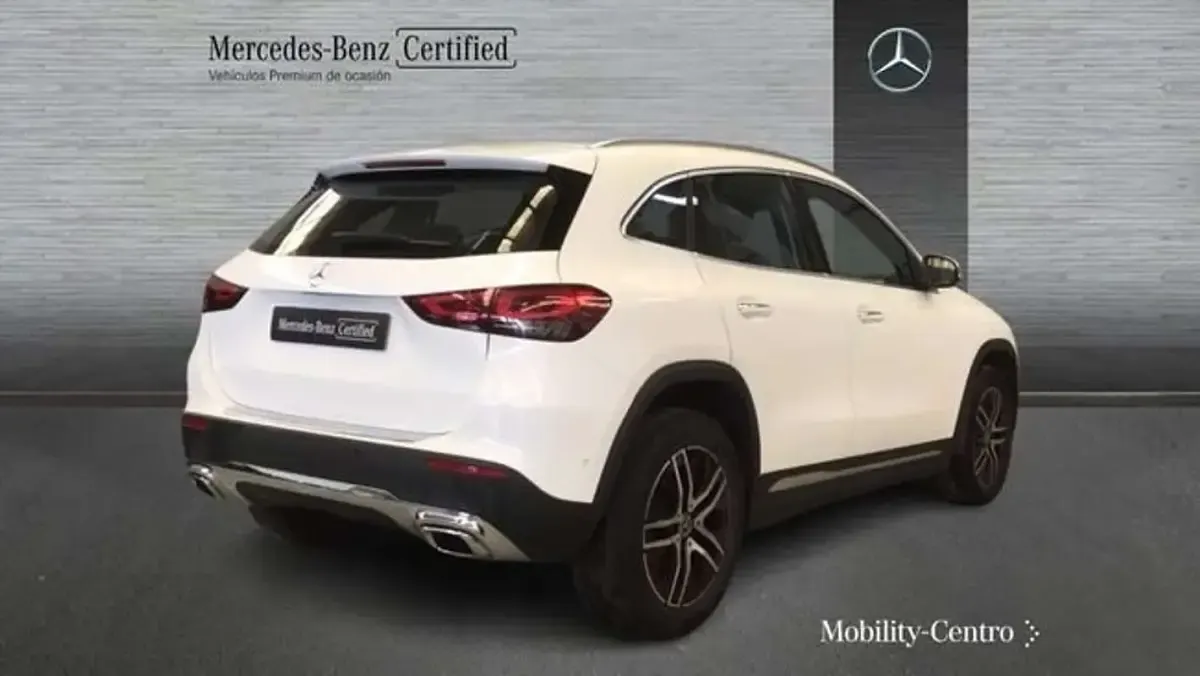 Usado Mercedes GLA200 150 CV (110 kW) 2021 Blanco SUV