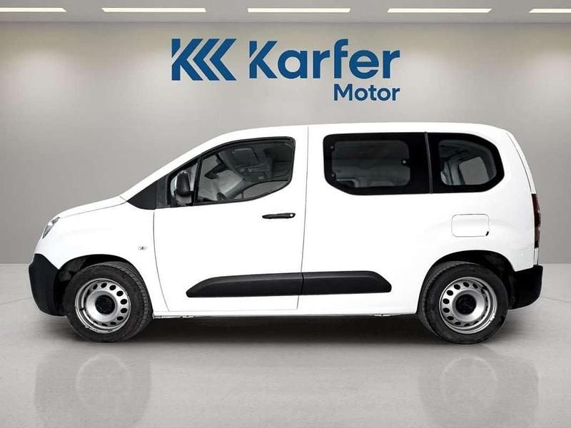 Usado Citroën Berlingo Feel 102 CV (75 kW) 2020 Blanco Monovolumen