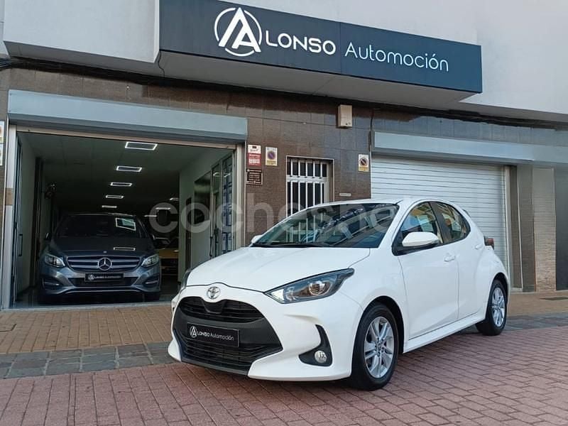 Blanco Usado 2021 Toyota Yaris Berlina | 15.490 € (Precio justo) - Imagen 1/4
