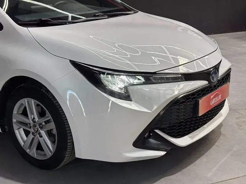 Usado Toyota Corolla Active 122 CV (89 kW) 2021 Blanco Berlina