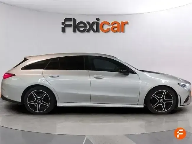 Usado Mercedes CLA180 Shooting Brake 116 CV (85 kW) 2021 Gris Familiar