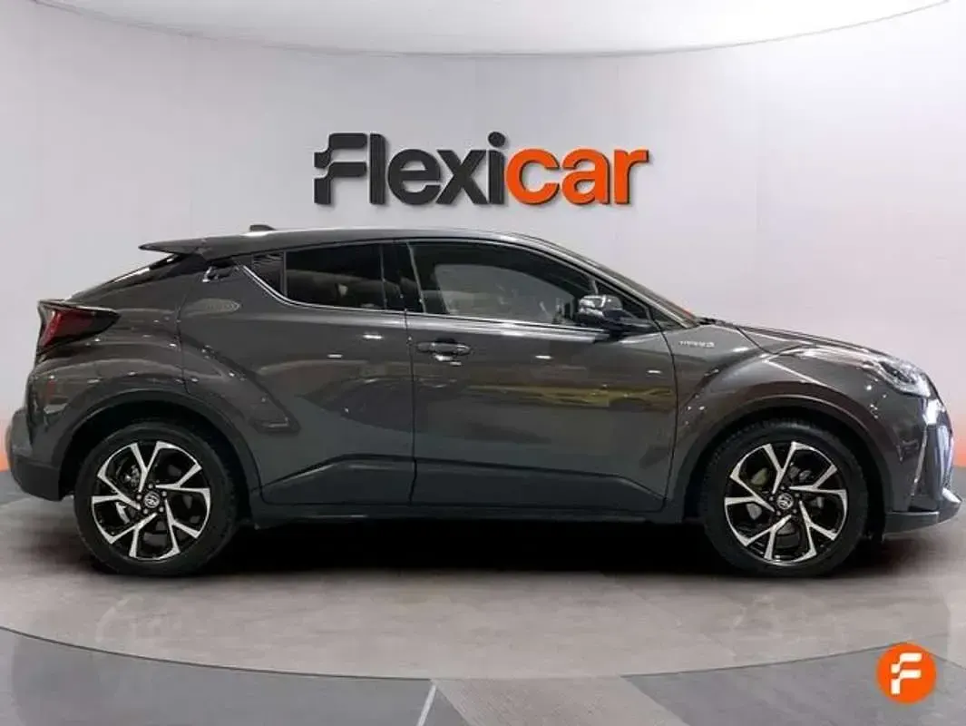 Begagnad Toyota C-HR Advance 184 HK (135 kW) 2021 Grå SUV