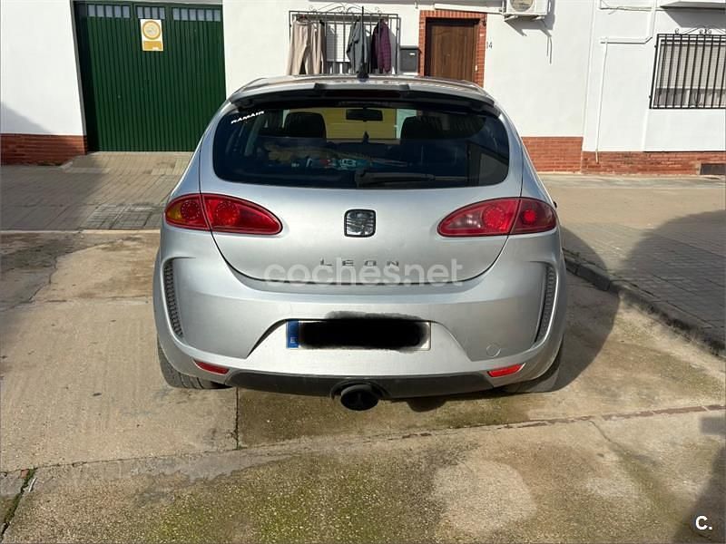 Usado Seat Leon Stylance 140 CV (102 kW) 2006 Gris / plata Utilitario