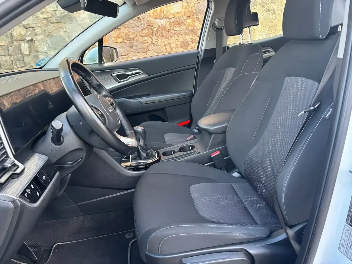 Usado Kia Sportage 136 CV (100 kW) 2022 Blanco SUV