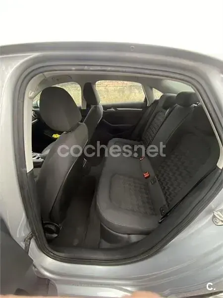 Usado Audi A3 Advanced 110 HP (80 kW) 2016 Cinzento Sedan