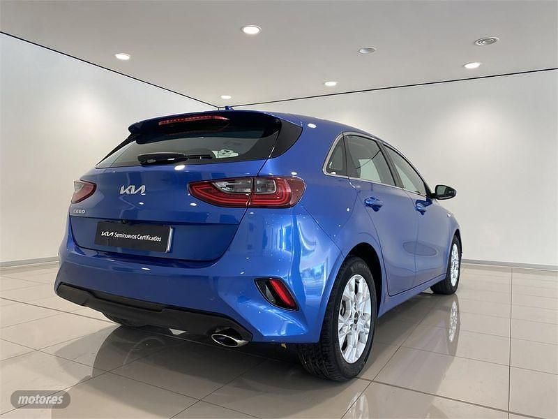 Usado Kia Ceed 100 CV (73 kW) 2024 Azul Utilitario