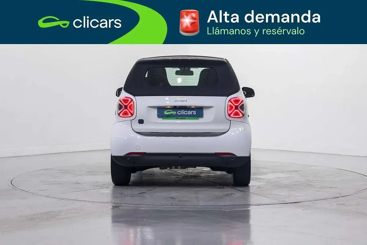 Usado Smart ForTwo Electric Drive Passion 60 kW (82 CV) 2023 Blanco Descapotable