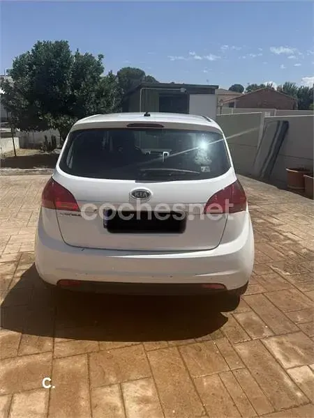 Usado Kia Venga 90 CV (66 kW) 2010 Blanco Utilitario