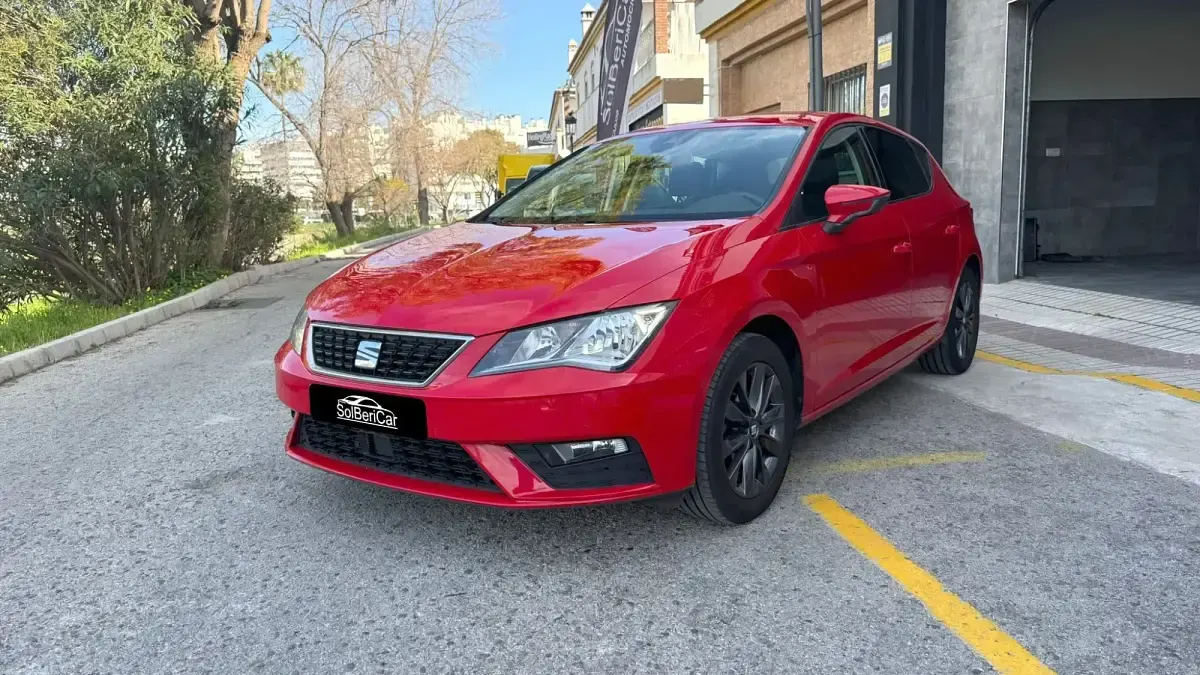 Usado Seat Leon Style 115 CV (84 kW) 2020 Rojo