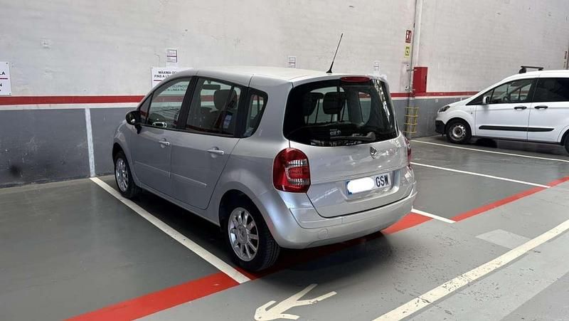 Usado Renault Modus Authentique 77 CV (56 kW) 2010 Plateado Monovolumen