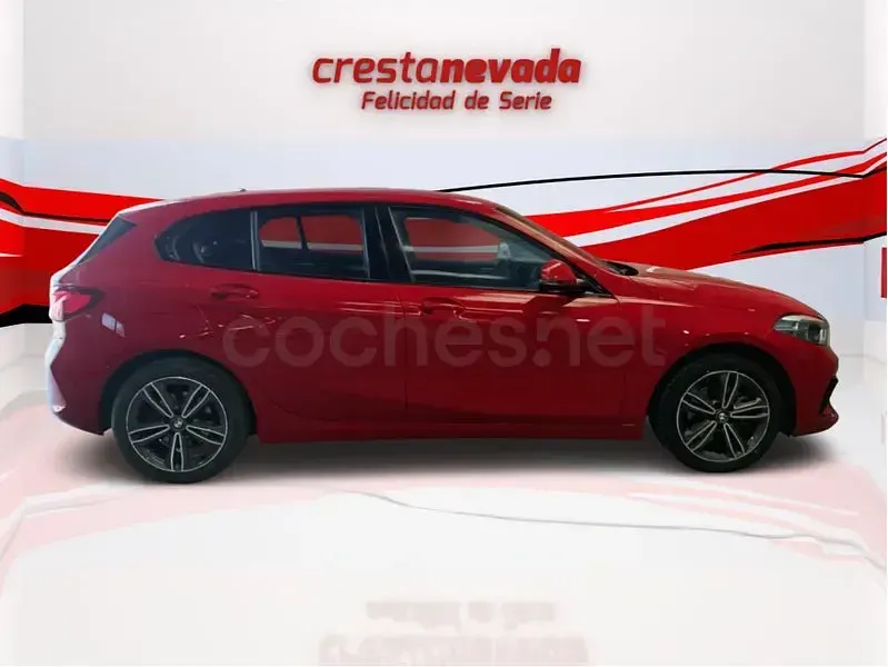 Usado BMW 118 Comfort Edition 150 CV (110 kW) 2021 Rojo Utilitario