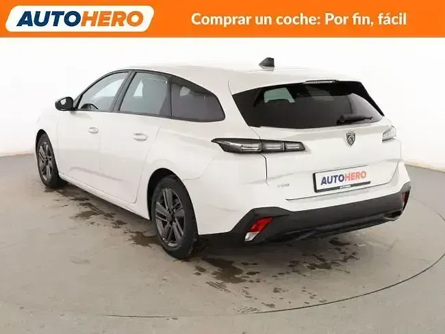 Usado Peugeot 308 Active 130 CV (95 kW) 2022 Blanco Familiar