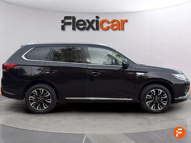 Usado Mitsubishi Outlander P-HEV 203 CV (149 kW) 2016 Negro SUV