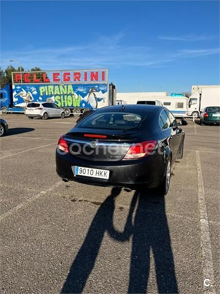 Usado Opel Insignia Sportive 195 CV (143 kW) 2012 Negro Berlina