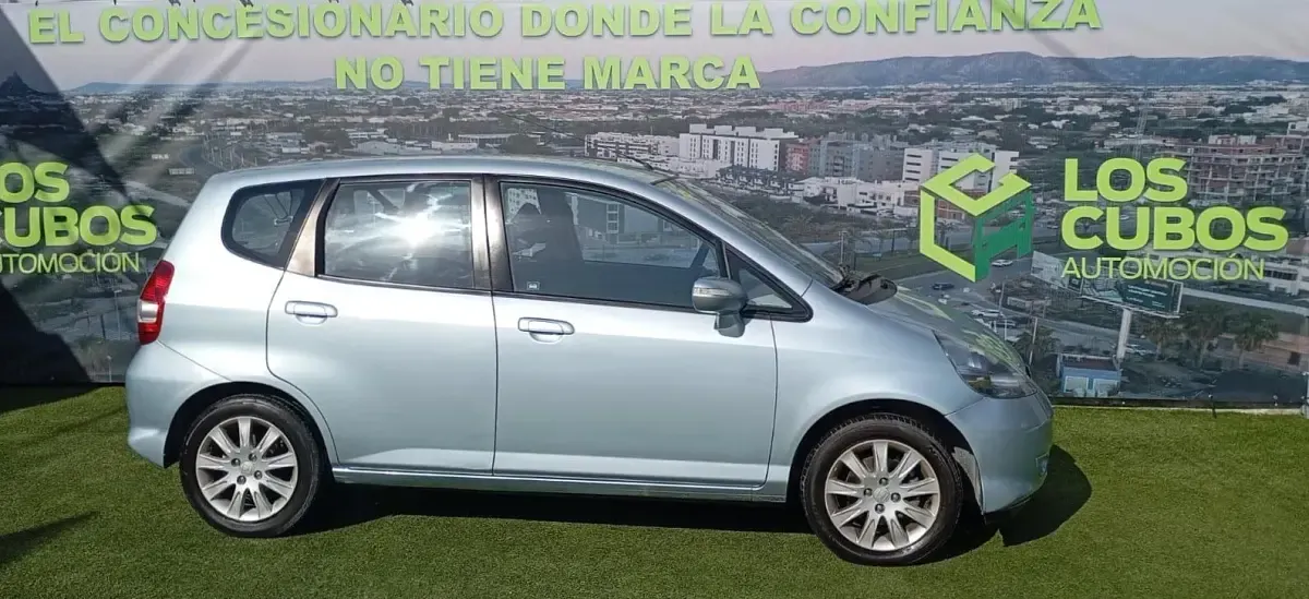 Usado Honda Jazz ES 83 CV (61 kW) 2005 Azul Utilitario
