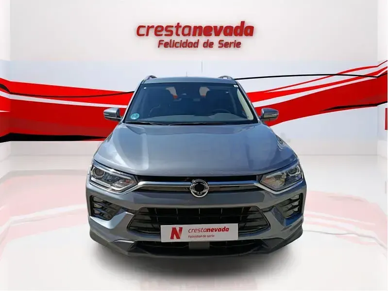 Usado SsangYong Korando 149 CV (109 kW) 2024 Gris / plata SUV