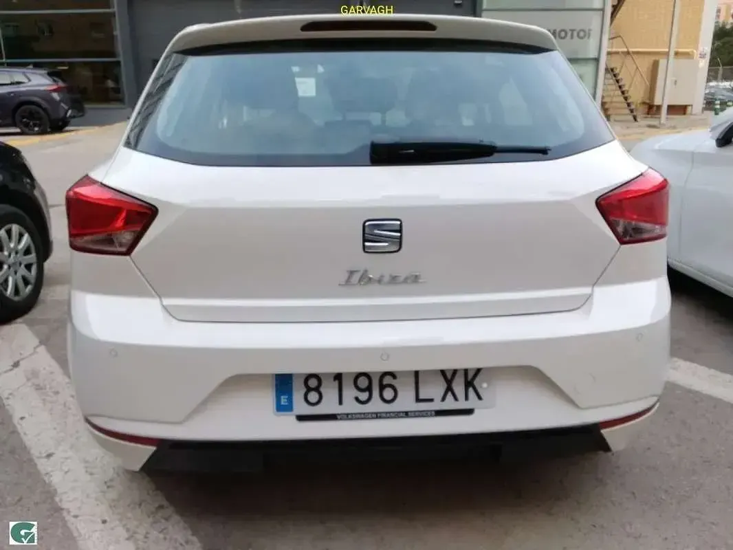 Używany Seat Ibiza Reference 80 KM (58 kW) 2022 Biały Hatchback