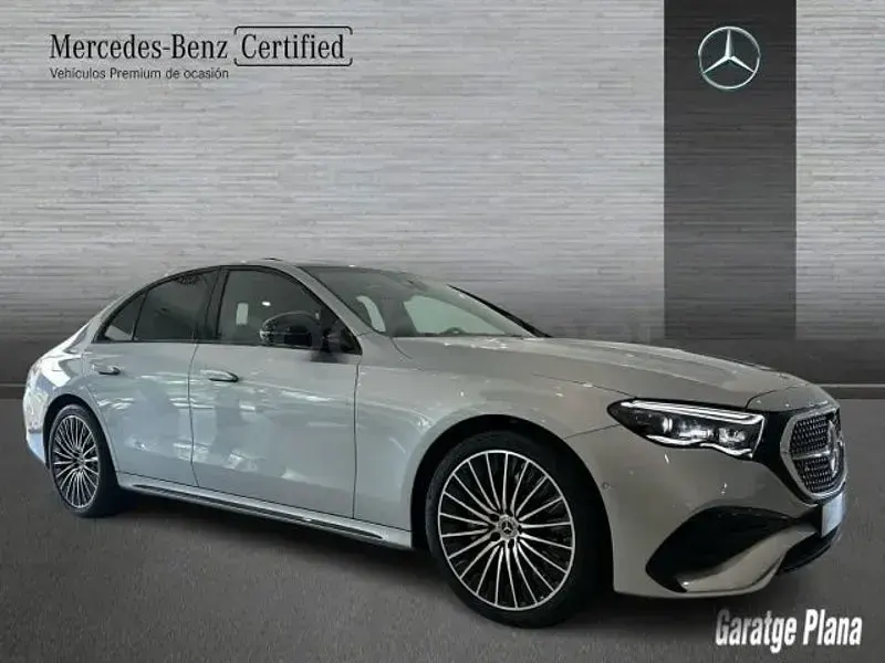 Nuevo Mercedes E220 197 CV (144 kW) 2026 Gris / plata Berlina