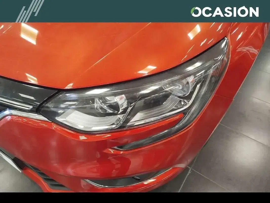 Usado Renault Mégane 132 CV (97 kW) 2018 Rojo Utilitario