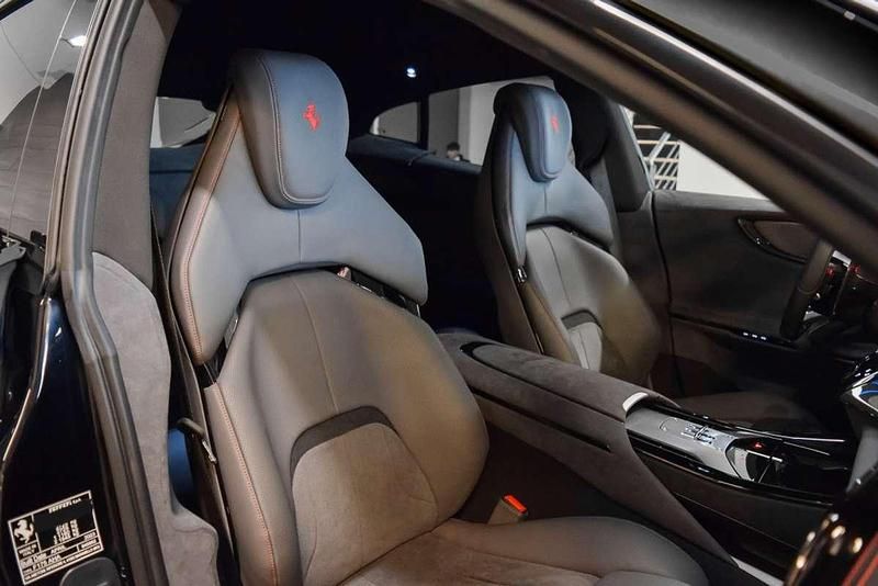 Usado Ferrari Purosangue 725 CV (533 kW) 2025 Negro SUV