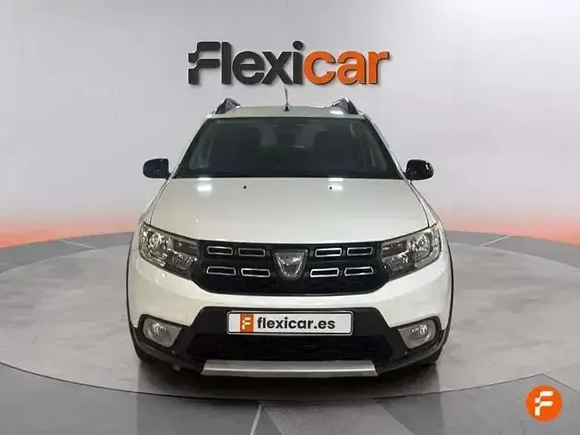 Usado Dacia Sandero Comfort 90 CV (66 kW) 2018 Blanco Berlina