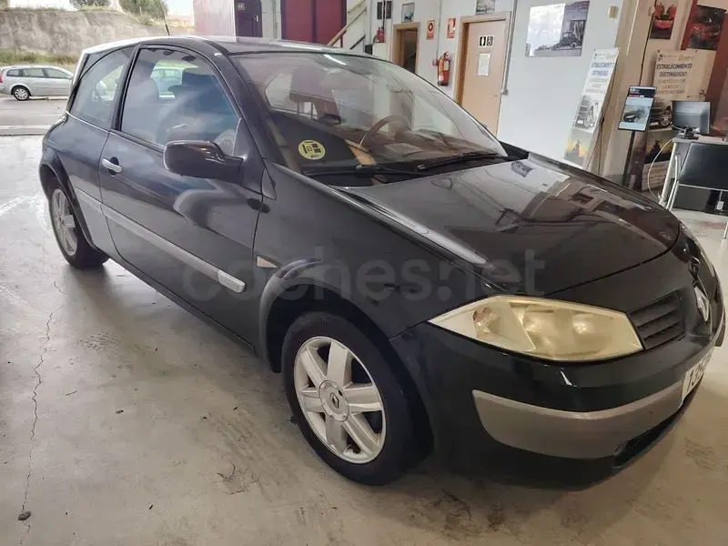 Usado Renault Mégane II Dynamique 115 CV (84 kW) 2003 Negro Berlina