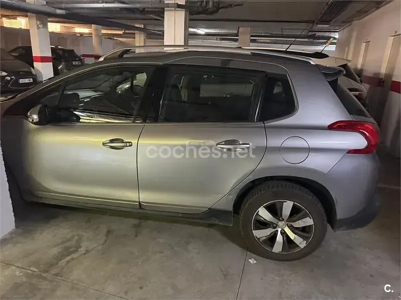 Usado Peugeot 2008 Allure 115 CV (84 kW) 2013 Gris / plata SUV