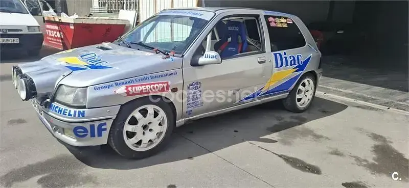 Usado Renault Clio 137 CV (100 kW) 1992 Gris / plata Utilitario