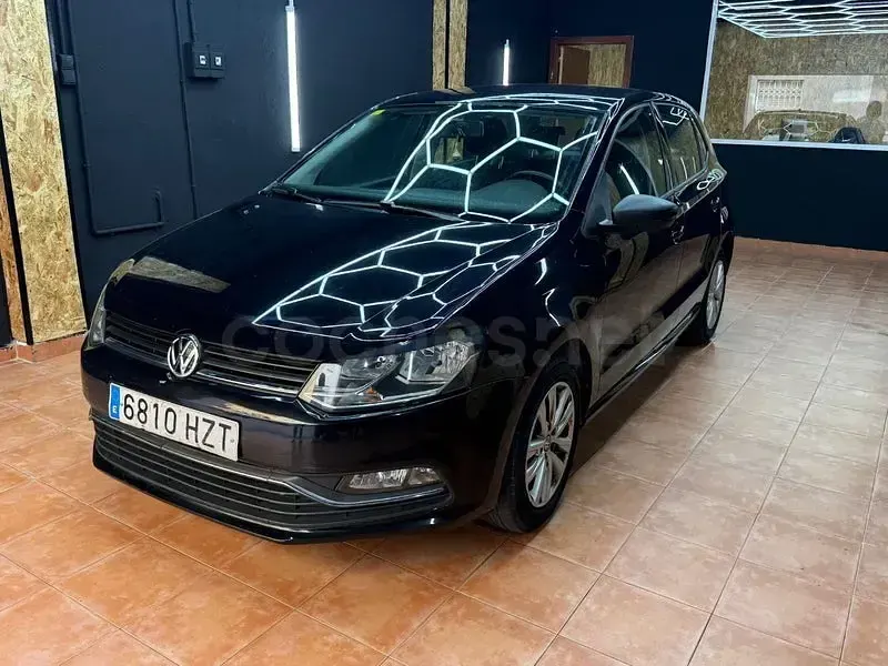 Usado VW Polo Advance 75 CV (55 kW) 2014 Negro Berlina
