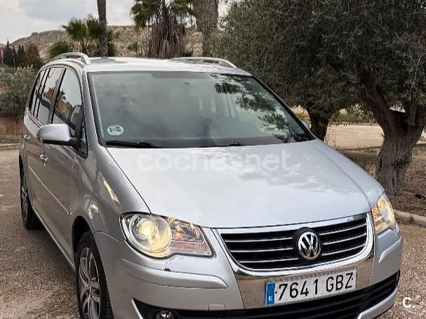 Usado VW Touran Edition 105 CV (77 kW) 2008 Blanco Monovolumen