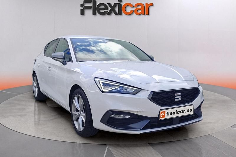 Blanco Usado 2022 Seat Leon FR Berlina | 19.990 € (Buen precio) - Imagen 1/4