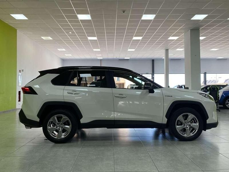 Usado Toyota RAV4 Hybrid Advance 218 CV (160 kW) 2021 Blanco SUV