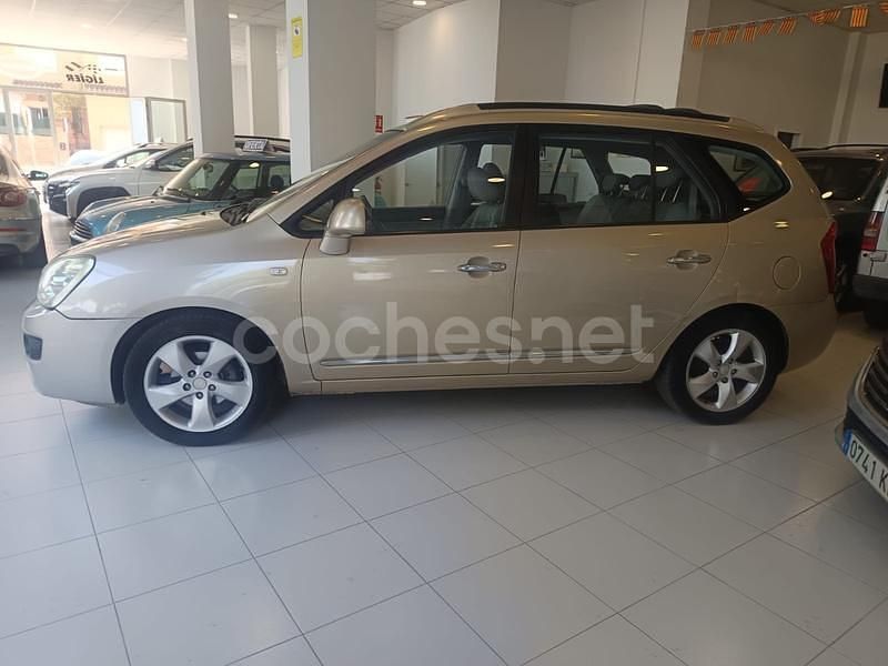 Usado Kia Carens 115 CV (84 kW) 2007 Marrón Monovolumen