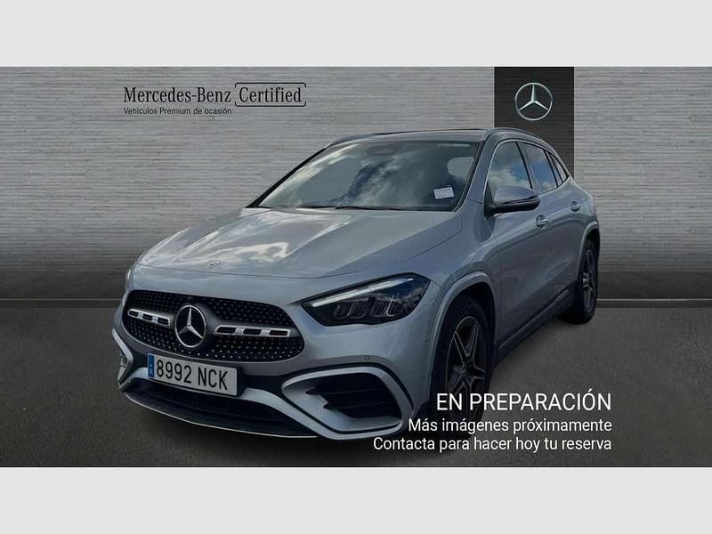 Plateado Usado 2025 Mercedes GLA200 SUV | 40.990 € (Buen precio) - Imagen 1/4