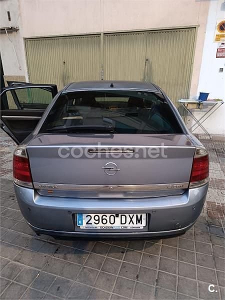 Gris / plata Usado 2006 Opel Vectra Elegance Berlina | 3700 € (Precio justo) - Imagen 1/4