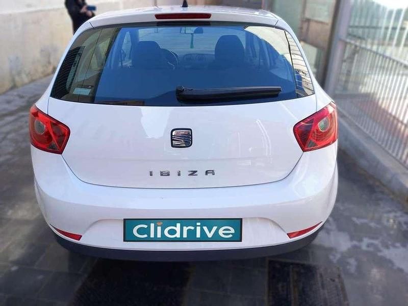 Usado Seat Ibiza Reference 86 CV (63 kW) 2011 Blanco Utilitario