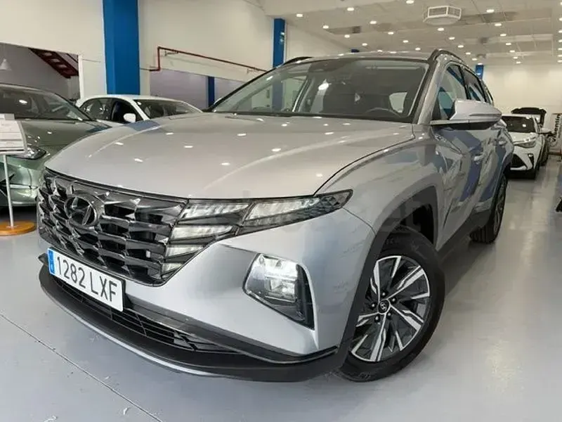 Usado Hyundai Tucson 136 CV (100 kW) 2022 Gris / plata SUV