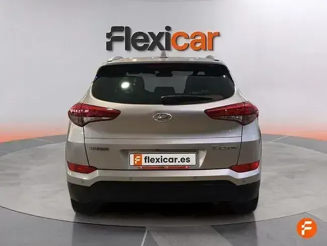 Käytetty Hyundai Tucson 131 HP (96 kW) 2017 Ruskea Katumaasturi