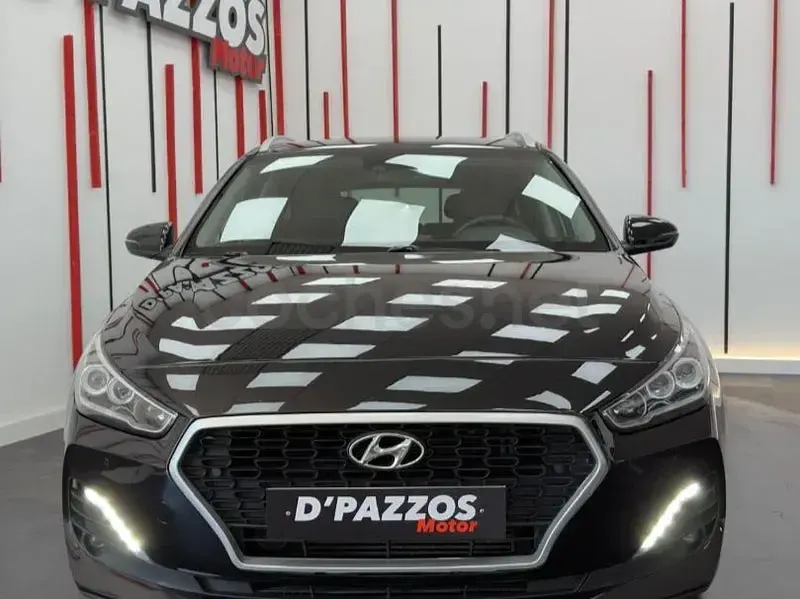 Usado Hyundai i30 Style 136 CV (100 kW) 2019 Negro Familiar