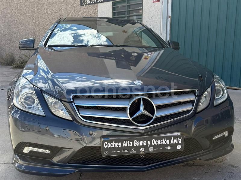 Usado Mercedes E220 170 CV (125 kW) 2011 Azul Coupe