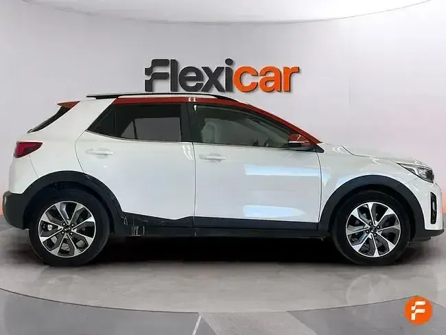 Usado Kia Stonic 100 HP (73 kW) 2019 Branco SUV