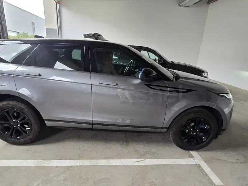 Usado Land Rover Range Rover evoque HSE Dynamic 240 CV (176 kW) 2019 Gris / plata SUV