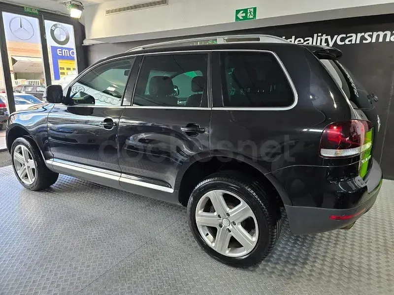 Usado VW Touareg 240 CV (176 kW) 2008 Negro SUV