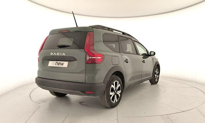 Usado Dacia Jogger Expression 110 CV (80 kW) 2024 Gris Monovolumen