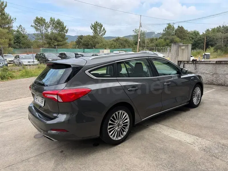 Usado Ford Focus ST-Line X 120 CV (88 kW) 2022 Gris / plata Berlina