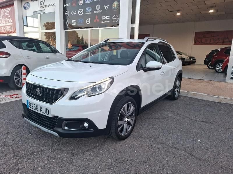 Usado Peugeot 2008 Allure 120 CV (88 kW) 2018 Blanco SUV