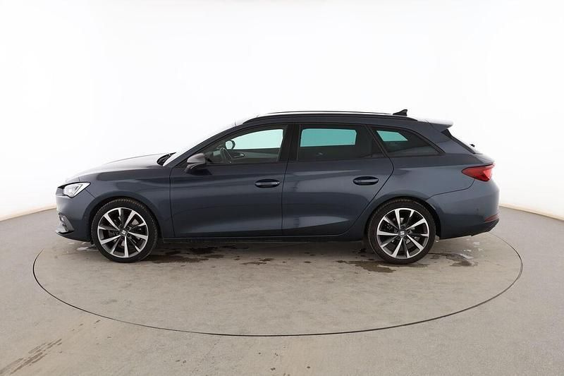 Usado Seat Leon FR 150 CV (110 kW) 2021 Gris Familiar